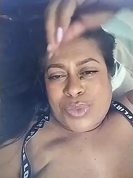 Tu-Reina online show from November 19, 2025, 6:02 am