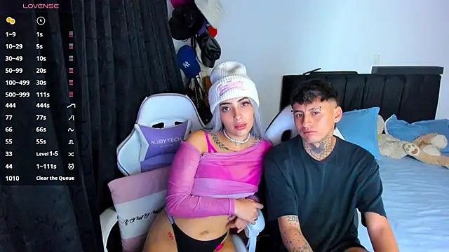 Snapshot of Alex_Sabrina chatting on March 13, 2025, 3:33 am Alex Sabrina online show from March 13, 2025, 3:33 am