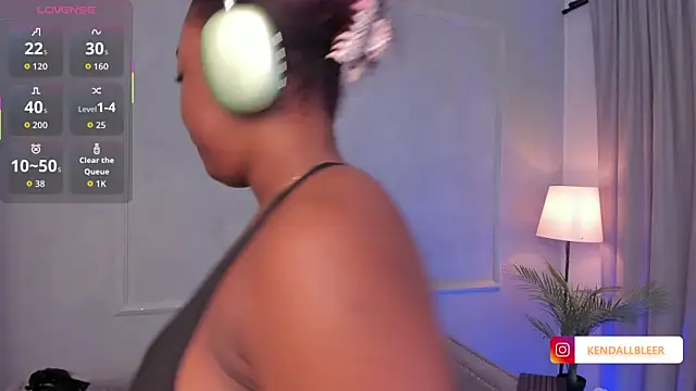 Kendallbleer online show from September 20, 2025, 2:40 pm