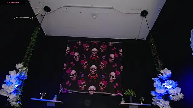 Hairydoll  online show from October 24, 2025, 9:22 pm