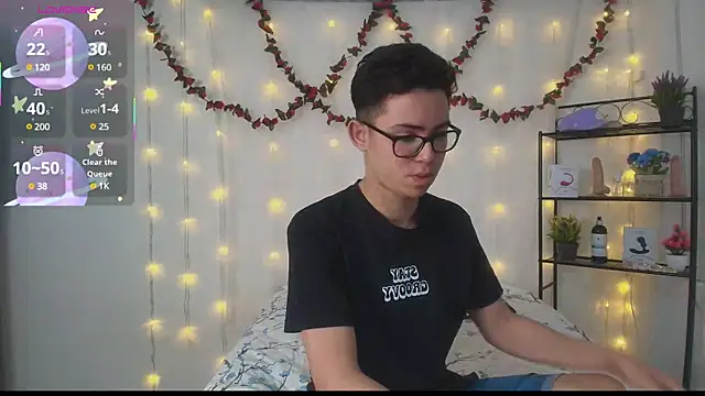 Danny-Swift13 online show from March 14, 2025, 12:07 pm