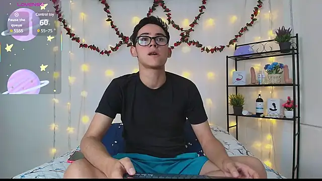 Danny-Swift13 online show from March 19, 2025, 8:54 pm