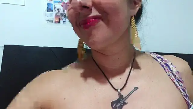 Malishka-fox online show from September 29, 2025, 2:49 am