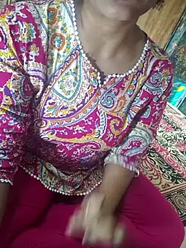 Snapshot of Shalini_telugu09 chatting on November 11, 2025, 6:46 am Shalini telugu09 online show from November 11, 2025, 6:46 am