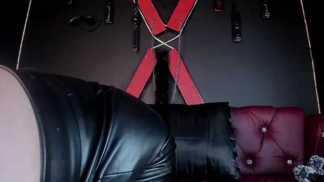 AngelinaBlanc  online show from April 6, 2026, 11:22 am