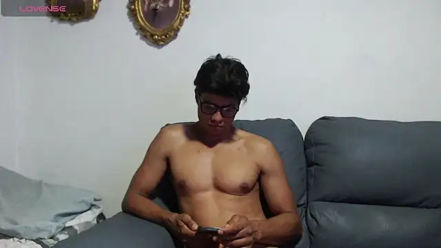 Christian Musclet4 online show from November 11, 2025, 11:43 am