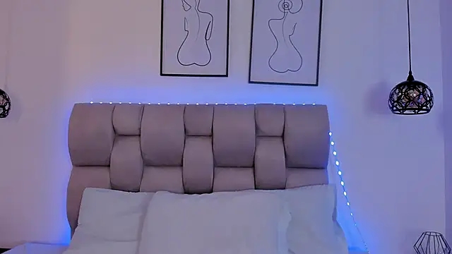 Hanna Evans   online show from December 5, 2025, 1:09 pm