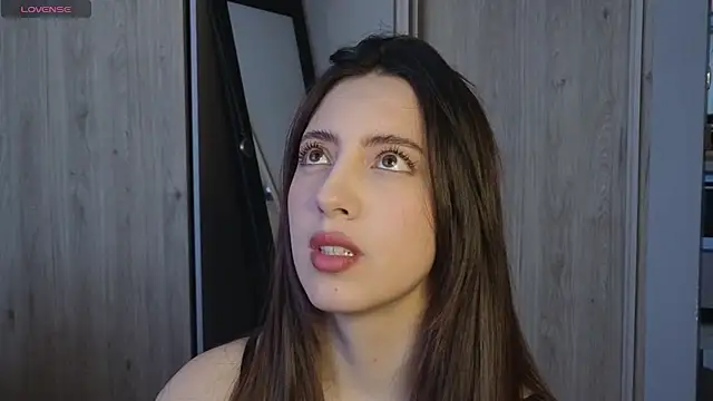 Rebbecawhite meow online show from November 21, 2025, 12:37 pm