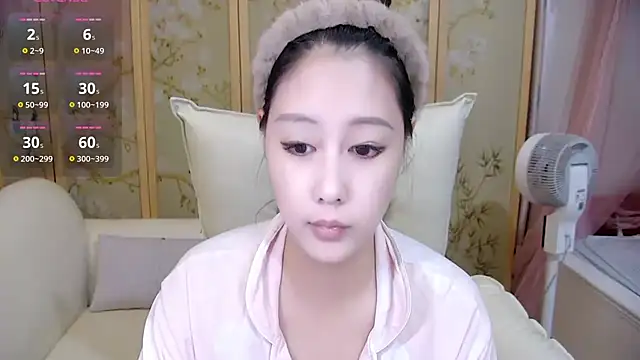 Snapshot of Xiaoxuan-baby chatting on October 13, 2025, 2:39 pm Xiaoxuan-baby online show from October 13, 2025, 2:39 pm