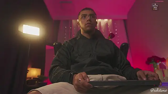 Colstorw  online show from February 11, 2026, 9:58 am