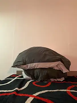 Renoirmonter online show from April 18, 2026, 7:07 pm