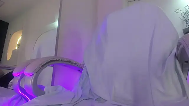 Snapshot of Hot_valerygh chatting on November 19, 2025, 8:20 pm Hot valerygh online show from November 19, 2025, 8:20 pm