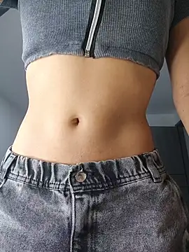 Snapshot of Miss-Dannie chatting on February 4, 2026, 1:22 am Miss-Dannie online show from February 4, 2026, 1:22 am