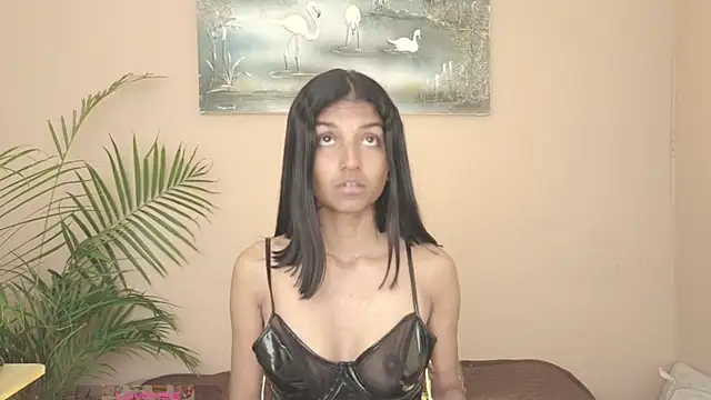 Snapshot of YuliethPetite chatting on June 9, 2026, 8:20 pm YuliethPetite online show from June 9, 2026, 8:20 pm