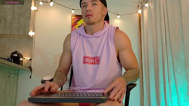 Ryannblue07 online show from October 23, 2025, 11:35 pm