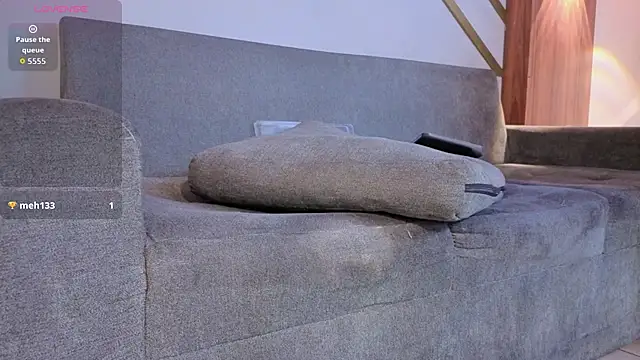 mia gatess online show from September 13, 2025, 8:19 pm