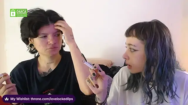 lovelockedlips online show from March 25, 2026, 3:29 pm