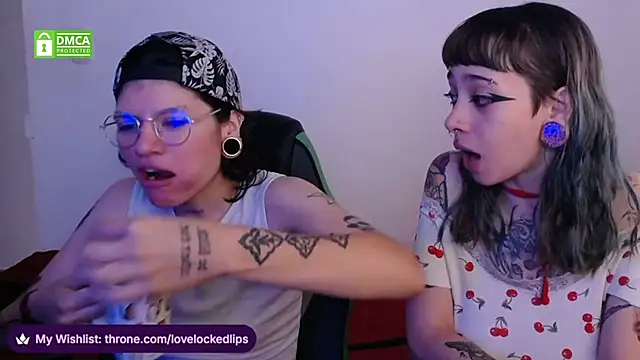 lovelockedlips online show from April 19, 2026, 5:45 pm