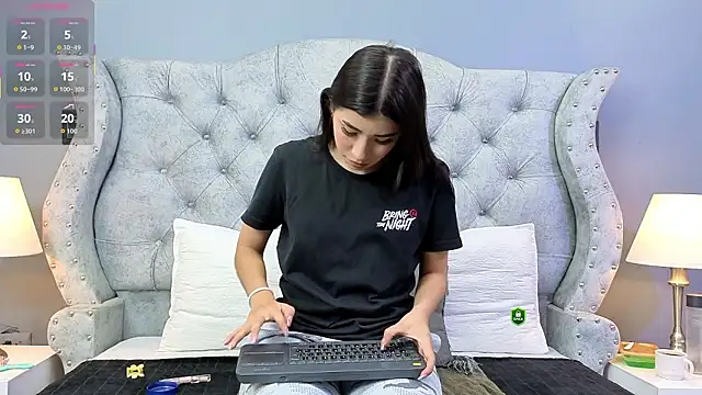 Lili Opal online show from February 10, 2026, 12:20 pm