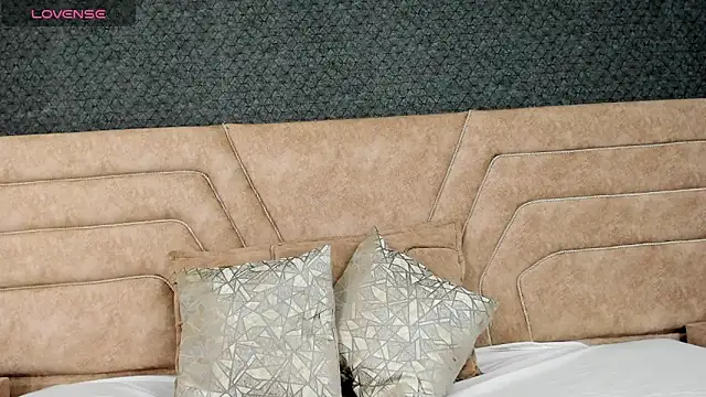 alice foxred online show from March 14, 2025, 12:51 pm