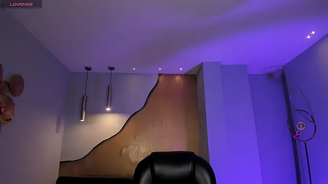 Snapshot of MaiaCollins chatting on November 7, 2025, 5:46 pm MaiaCollins online show from November 7, 2025, 5:46 pm