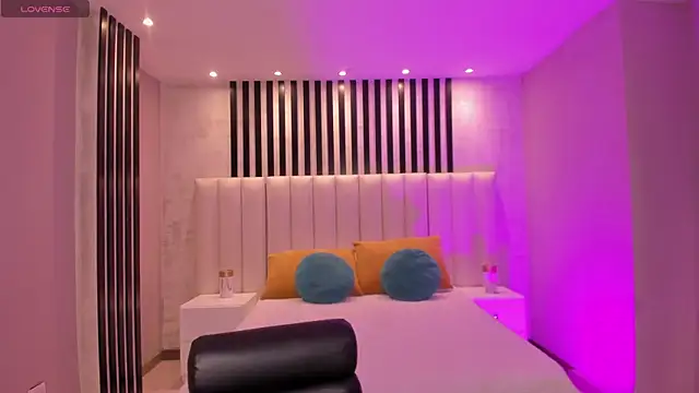 Snapshot of MaiaCollins chatting on November 26, 2025, 7:15 pm MaiaCollins online show from November 26, 2025, 7:15 pm