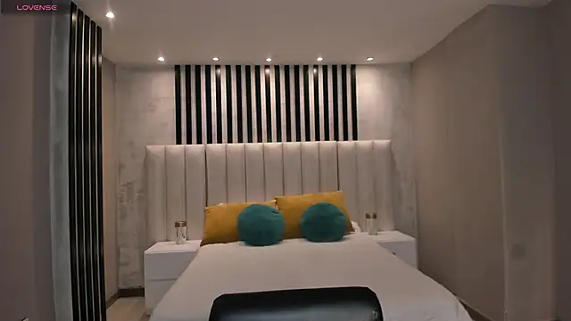 Snapshot of MaiaCollins chatting on November 28, 2025, 6:32 pm MaiaCollins online show from November 28, 2025, 6:32 pm