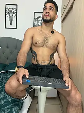 Maximiliano ford online show from May 4, 2026, 11:34 pm