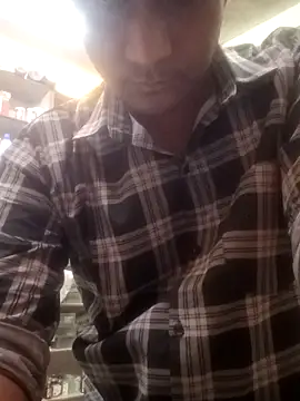 vikesh05 online show from May 17, 2026, 8:16 pm