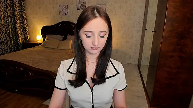 JulietMonli online show from February 7, 2026, 7:39 pm