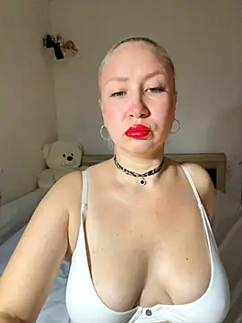 Nikusia online show from October 18, 2025, 4:48 am