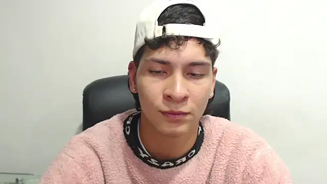 Snapshot of Jhojan_twink chatting on March 15, 2025, 12:47 am Jhojan twink online show from March 15, 2025, 12:47 am