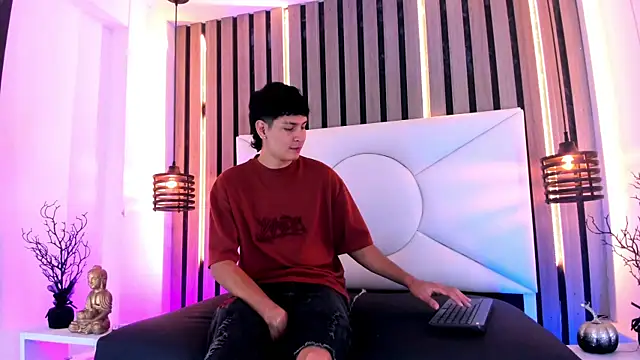 Snapshot of Jhojan_twink chatting on October 31, 2025, 12:17 pm Jhojan twink online show from October 31, 2025, 12:17 pm