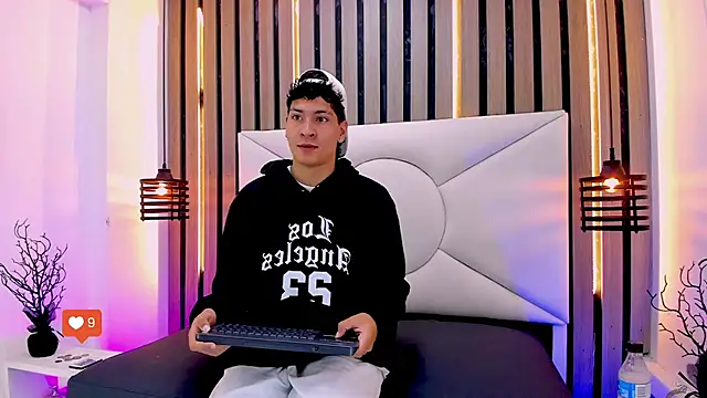 Snapshot of Jhojan_twink chatting on November 8, 2025, 12:38 pm Jhojan twink online show from November 8, 2025, 12:38 pm