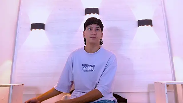 Snapshot of Jhojan_twink chatting on December 1, 2025, 1:16 pm Jhojan twink online show from December 1, 2025, 1:16 pm