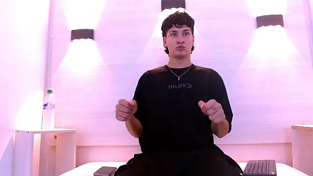 Snapshot of Jhojan_twink chatting on January 7, 2026, 4:04 am Jhojan twink online show from January 7, 2026, 4:04 am