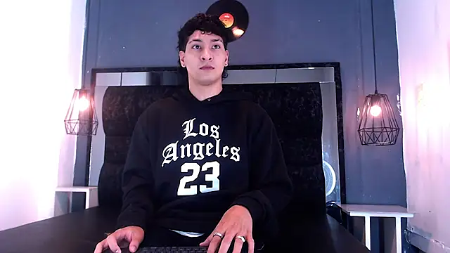 Snapshot of Jhojan_twink chatting on January 17, 2026, 4:28 am Jhojan twink online show from January 17, 2026, 4:28 am