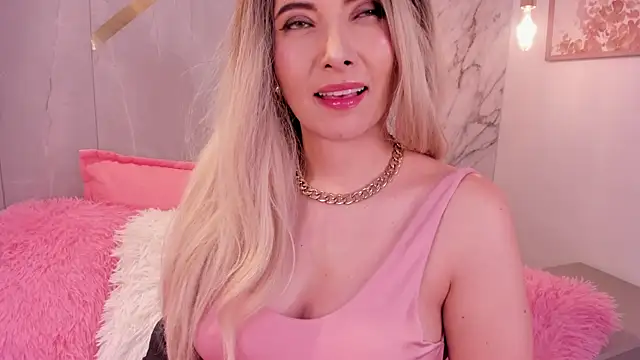 Snapshot of onebeauty chatting on October 4, 2025, 12:25 pm onebeauty online show from October 4, 2025, 12:25 pm