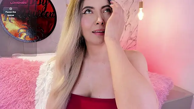 Snapshot of onebeauty chatting on October 27, 2025, 2:54 pm onebeauty online show from October 27, 2025, 2:54 pm