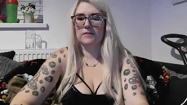 Sizzling Indie36 online show from November 1, 2025, 11:18 pm