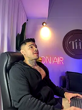 thiagoferrari2 online show from October 3, 2025, 2:19 am