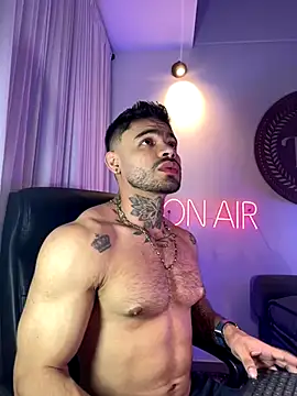 thiagoferrari2 online show from October 10, 2025, 4:22 am