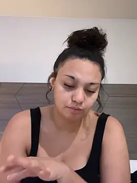 hoesluvcedes online show from July 20, 2026, 8:39 am
