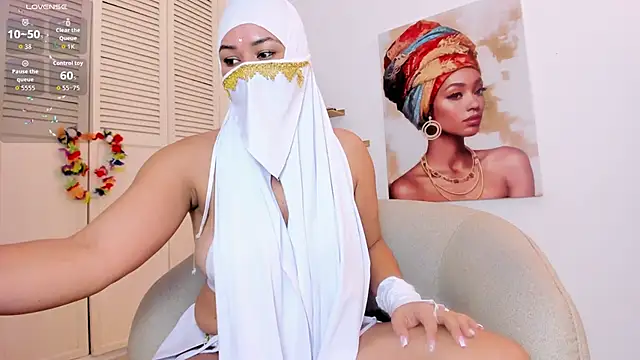 Layla arabelle online show from October 10, 2025, 8:30 pm