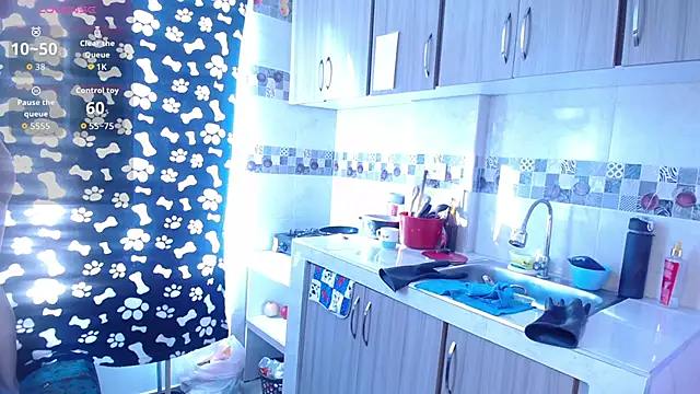 Emilybutterfly1 online show from September 9, 2025, 9:25 pm