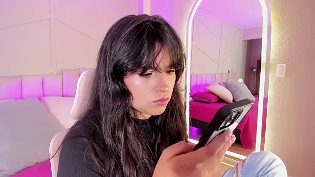 Eimmy bm online show from October 30, 2025, 7:25 pm