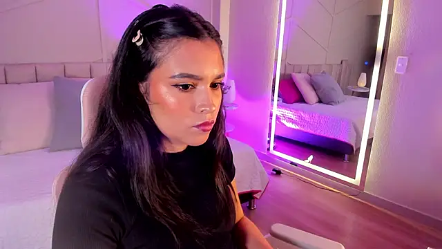 Eimmy bm online show from November 20, 2025, 7:24 pm