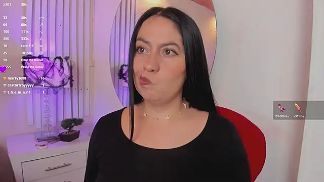 Snapshot of AliceCorner chatting on October 24, 2025, 12:34 pm AliceCorner online show from October 24, 2025, 12:34 pm