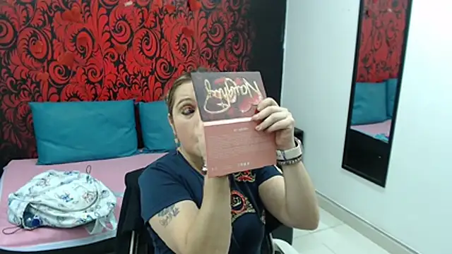 Snapshot of Samanta_SS chatting on July 8, 2026, 9:08 pm Samanta SS online show from July 8, 2026, 9:08 pm