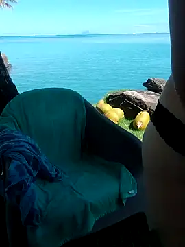 emiliemilf online show from February 9, 2026, 7:51 pm